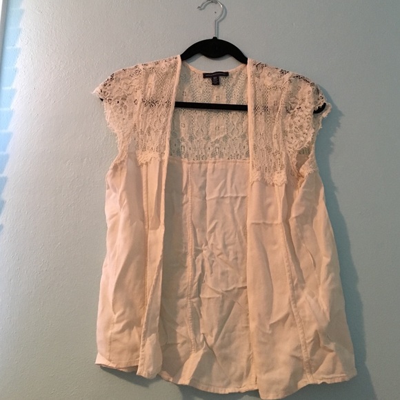 Wrinkled lace cover up