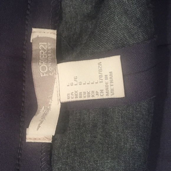 SOLD Super cute and stylish gray pleaded skirt - Picture 2 of 3