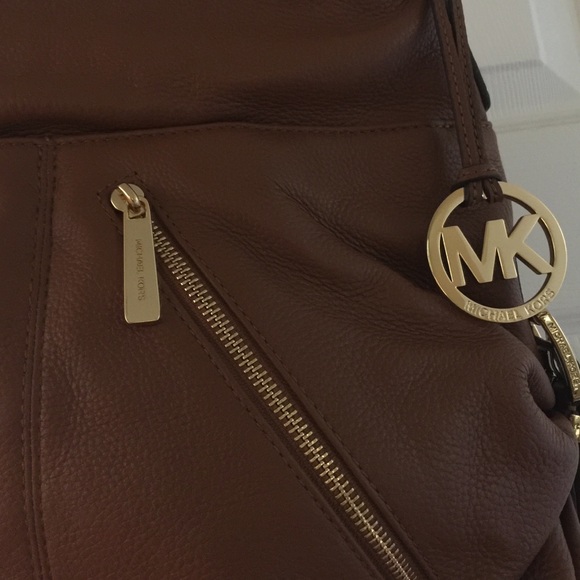 Michael Kors Portland Large Leather Hob - Picture 2 of 4
