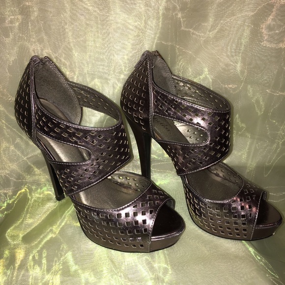 Silver Platform heels - Picture 2 of 3