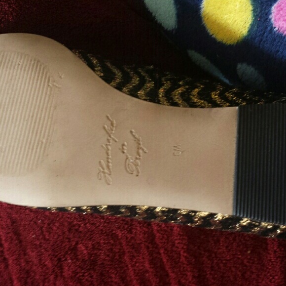 Black and Gold flats - Picture 3 of 3