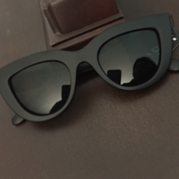 Cat Eye *Quay Kitti similars* Glasses