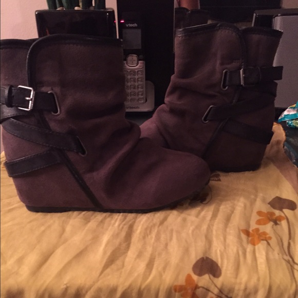 Little girls Mudd boots