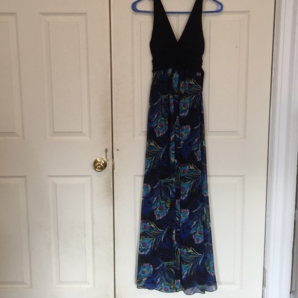 Classy peacock maxi dress! - Picture 2 of 3