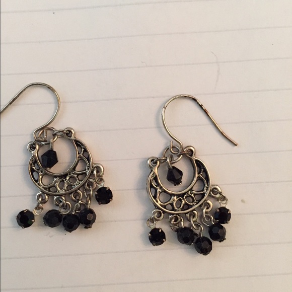 Earrings with black stones