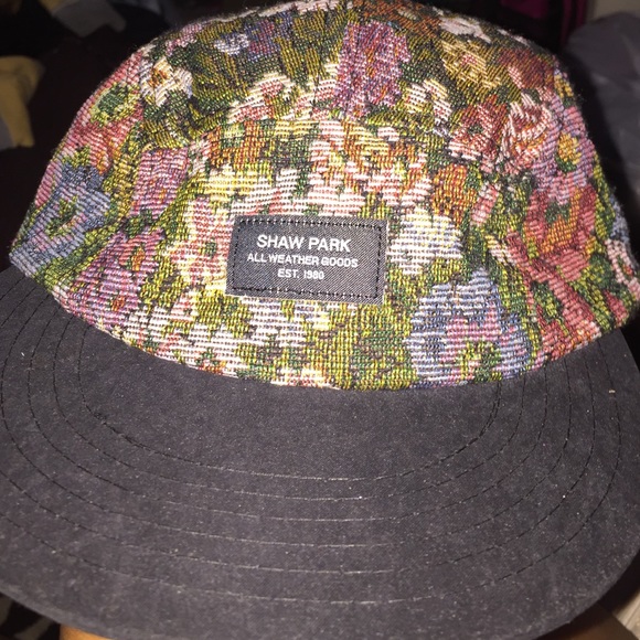 Floral with black rim