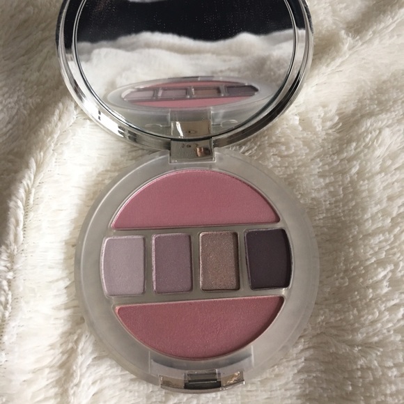 Clinique Eyeshadow and Blush palette compact