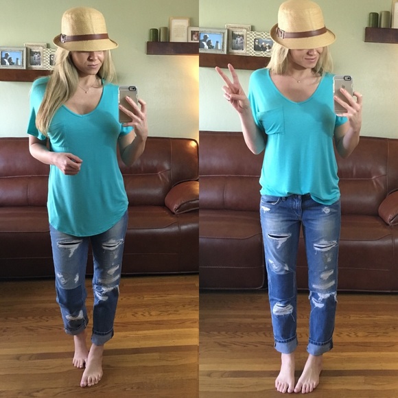 SOLD▪️Cute Teal Pocket Tee - Picture 4 of 4