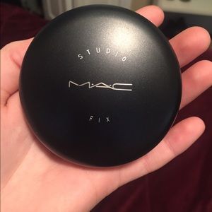 Mac studio fix powder