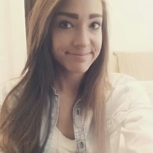 Meet your Posher, Eve