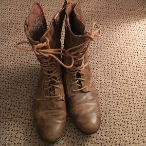 American Eagle combat boots