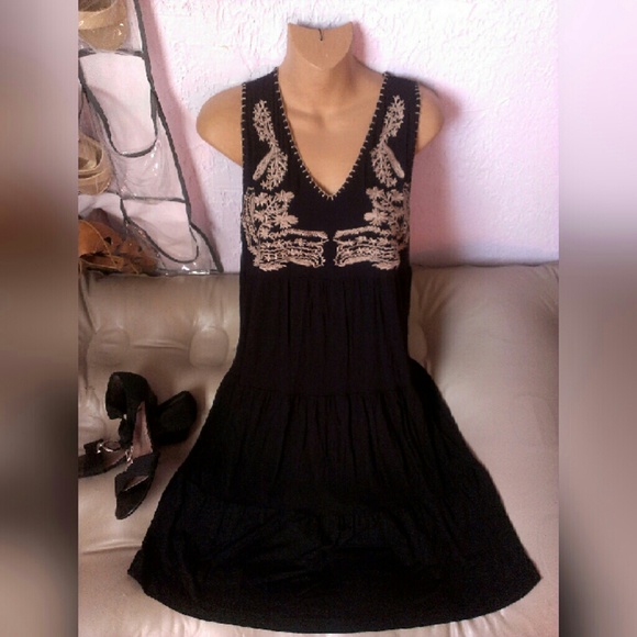 Sold Design History Dress Like NEW fits MEDIUM