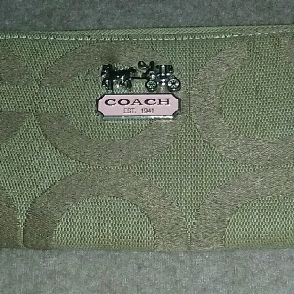 Coach wallet :)