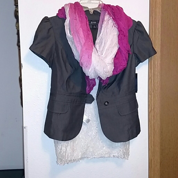 B Wear blazer size medium