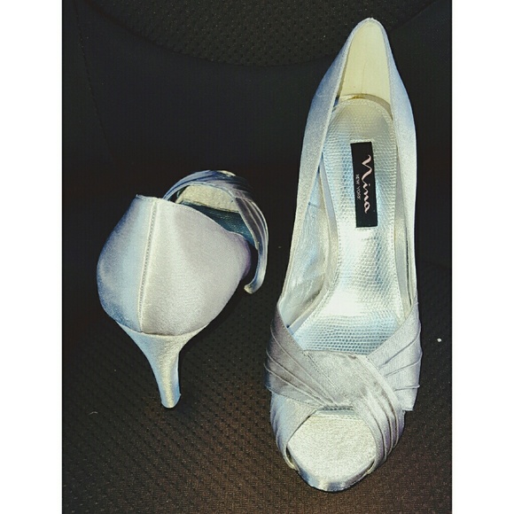 SILVER PEEP TOE HEELS - Picture 1 of 1