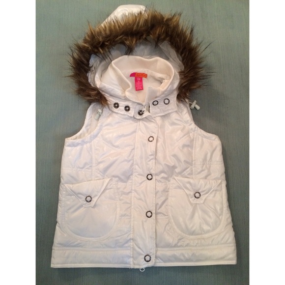 Sleeveless vest with faux fur hood - Picture 2 of 2