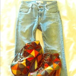 Bullhead light denim skinnies