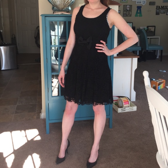 BLACK DRESS SIZE SMALL LACE