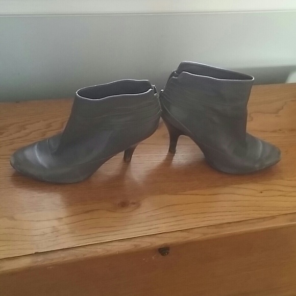 Gray ankle booties - Picture 1 of 3