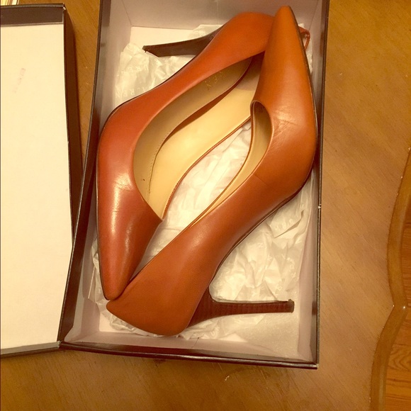 Ralph Lauren Camel Pumps