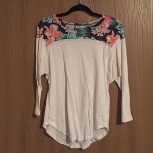 RARE VS PINK crew neck shirt