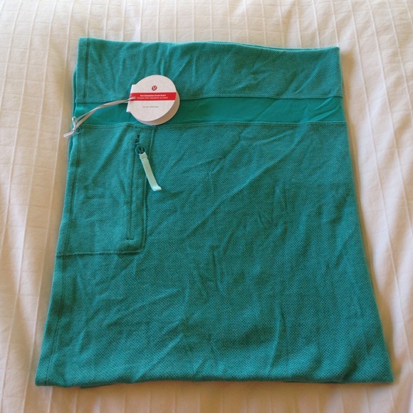 Lululemon Sun Salutation Circle Scarf Teal