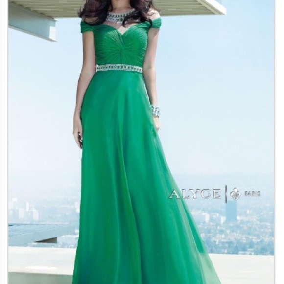 Prom dress designed by Alyce Paris - Picture 4 of 4