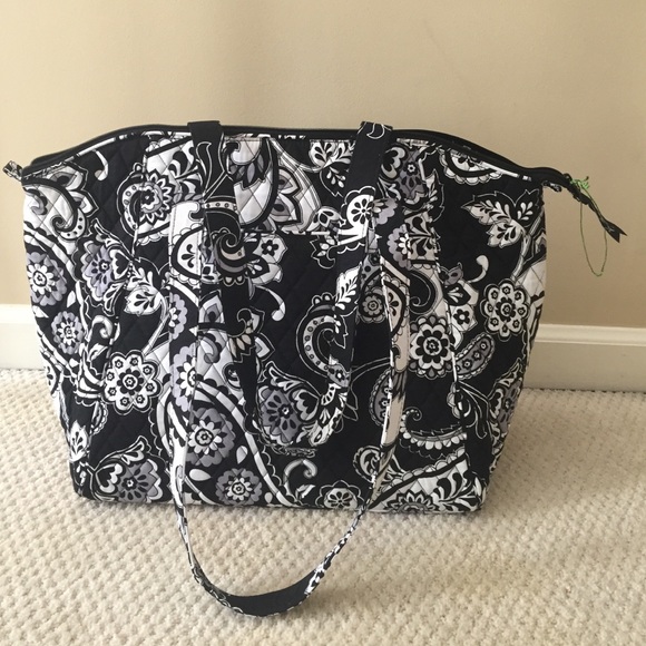 VERA BRADLEY TRAVEL TOTE