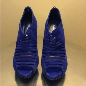 ALDO cobalt blue cage front upper high heel