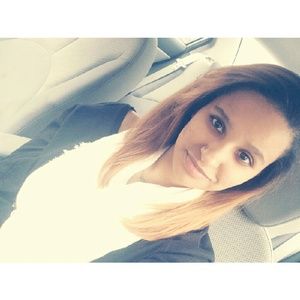 Meet your Posher, Dominique