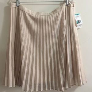 Nine West pleated skirt