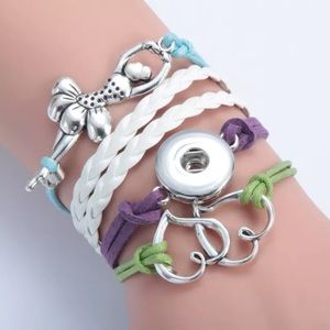 Multi strand snap / button bracelet.