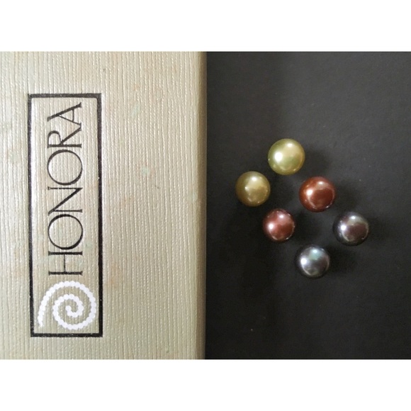 Honora freshwater pearl studs
