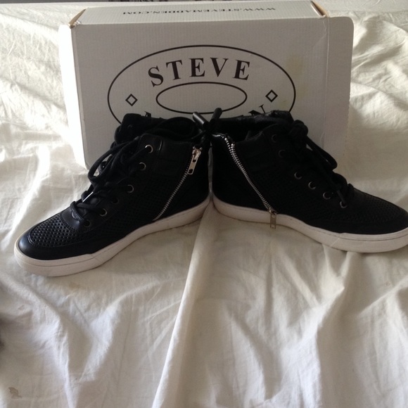 Steve Madden Mikeyy 7.5 - Picture 2 of 4
