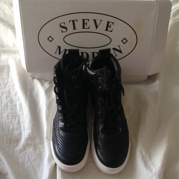 Steve Madden Mikeyy 7.5 - Picture 3 of 4
