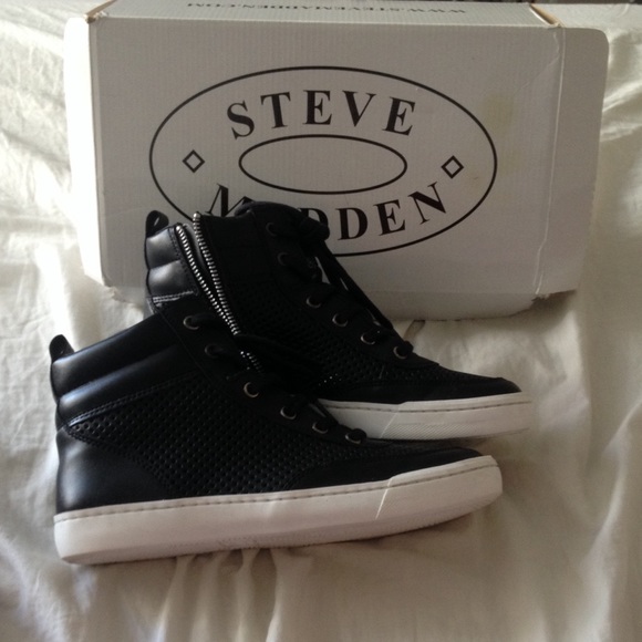 Steve Madden Mikeyy 7.5 - Picture 4 of 4