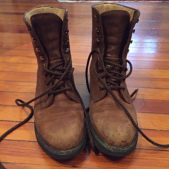 VINTAGE brown combat boots