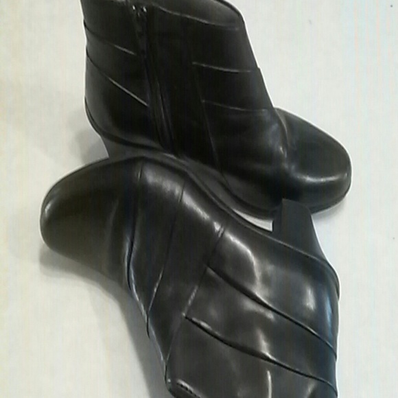 Ankle boot - Picture 2 of 3