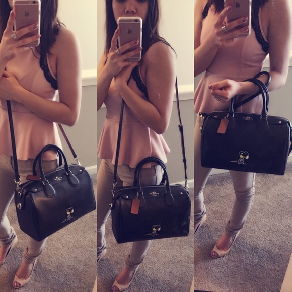 🚫🚫SOLD🚫🚫Limited edition coach snoopy handbag - Picture 2 of 4