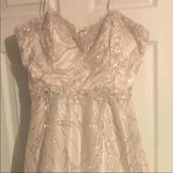 ✨CREAM PROM DRESS✨ - Picture 3 of 4
