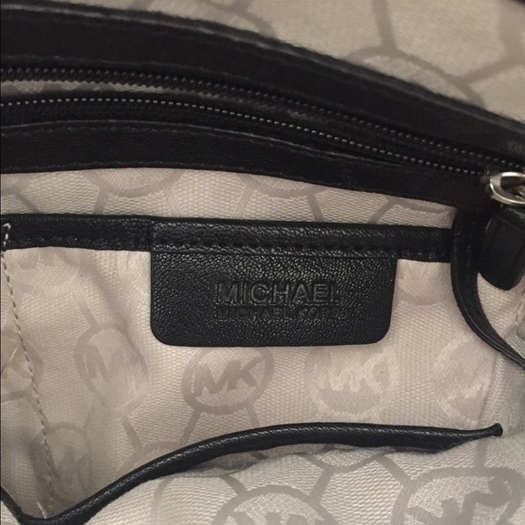 michael kors handbag - Picture 4 of 4
