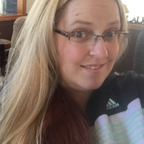 Meet your Posher, Jerrelynn - Picture 4 of 4