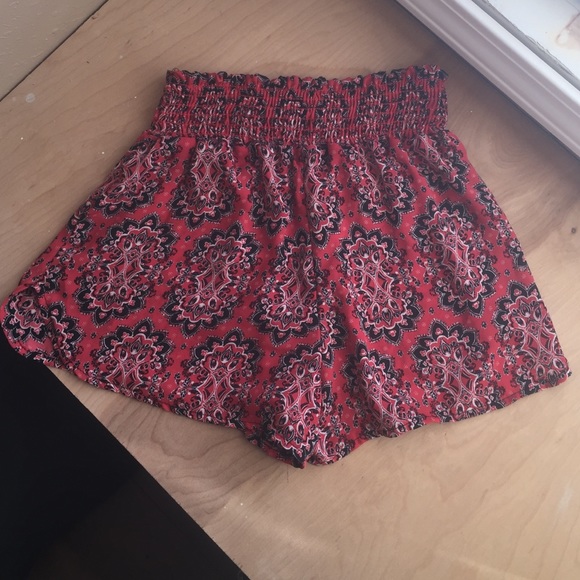 Patterned shorts - Picture 2 of 2
