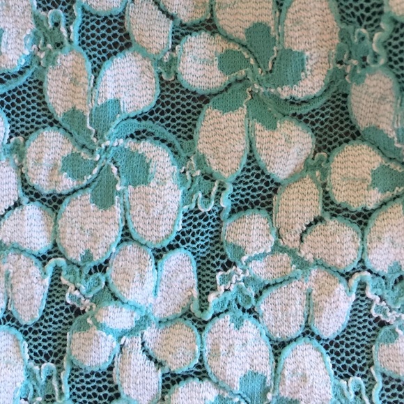 Lace tank top - Picture 2 of 2