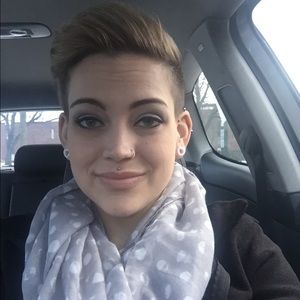 Meet your Posher, Amanda