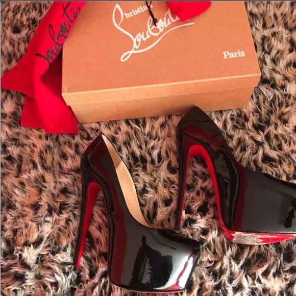 Christian Louboutin Black Daffodile Heels - Picture 2 of 4