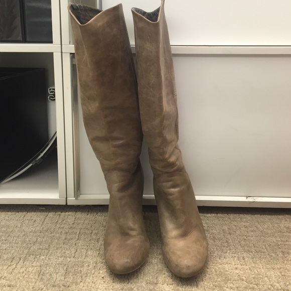 Distressed grey Steve Madden boots - size 8.5