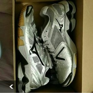 Mizuno Wave Lighting RX2