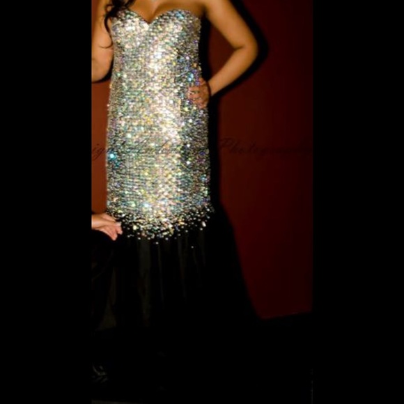 Prom Dress! 💖 - Picture 2 of 2