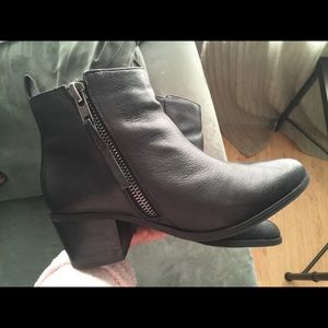 Steve Madden ankle boots
